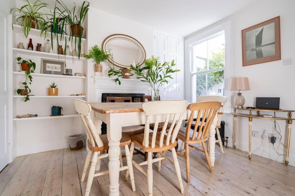 Boat House, Relax In A Whitstable Fisherman'S Cottage Екстер'єр фото