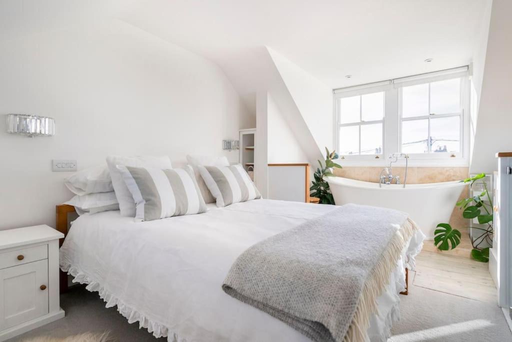 Boat House, Relax In A Whitstable Fisherman'S Cottage Екстер'єр фото