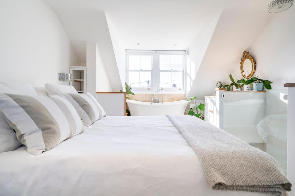 Boat House, Relax In A Whitstable Fisherman'S Cottage Екстер'єр фото